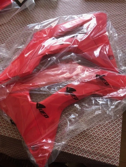 Ouïes de radiateur HONDA CRF250R - CRF450R - Photo 1/1