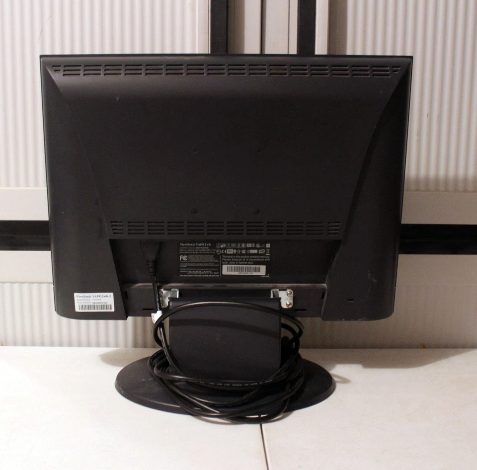 ViewSonic VA1912WB LCD Computer Monitor with Stand and Power Cable - Image 2 of 2