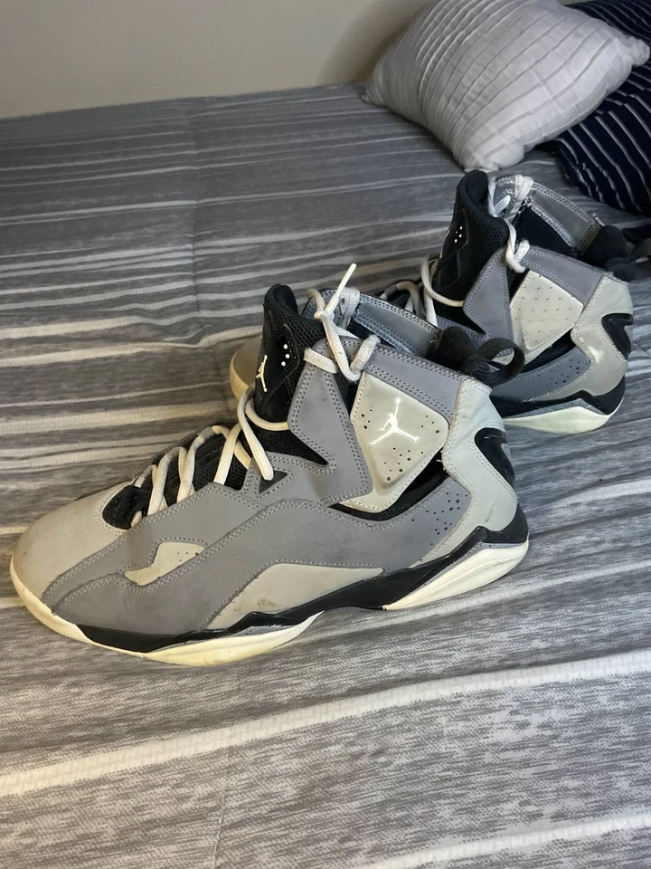 Talla 11 - Air Jordan True Flight Cool Grey Foto 2 de 4