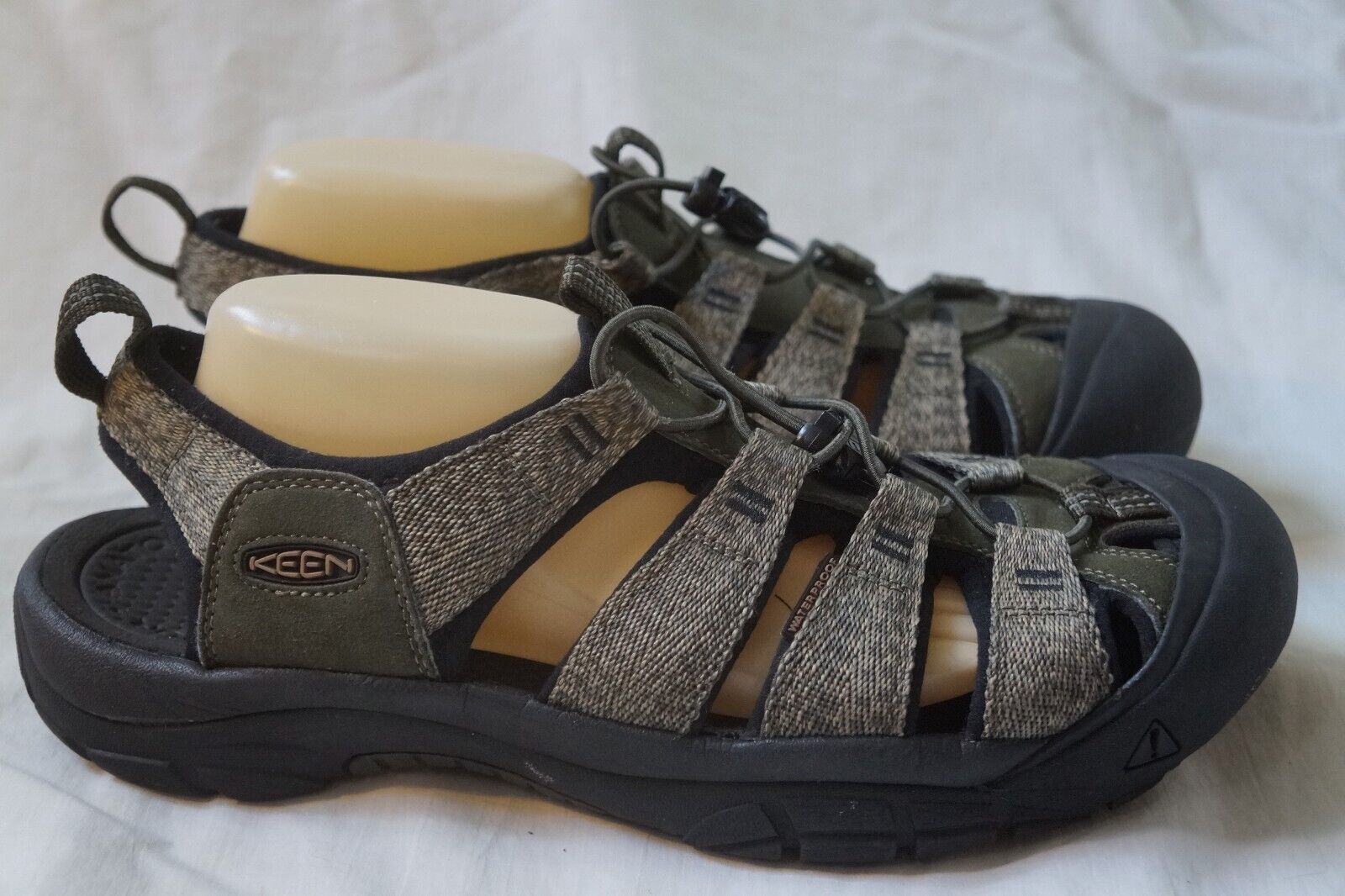 Keen Newport H2 Olive Waterproof Sandals, Mens 11… - image 1