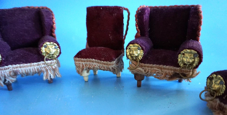 Möbel Puppenstube Gründerzeit Sitzmöbel Sofa Sessel mit Löwenköpfe (F024-1855) - Bild 2 von 4