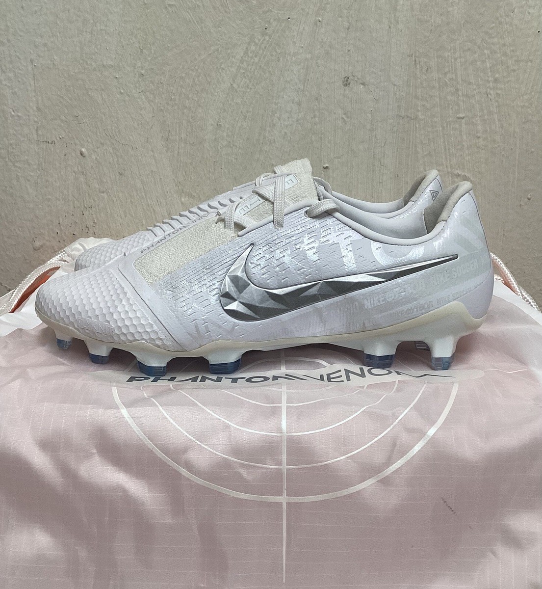 NIKE PHANTOM VENOM ELITE FG (WHITE) SOCCER CLEATS SIZE 4.5 M NIKE PHANTOM VENOM ELITE FG (WHITE) SOCCER CLEATS SIZE 4.5 M