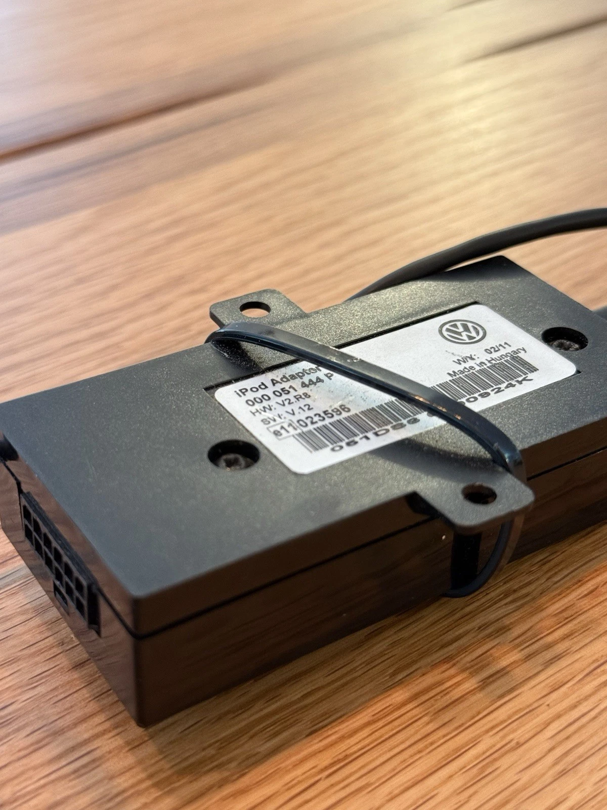 VW  Volkswagen 12v Ipod Adapter Connection Unit OEM 000 051 444 P - Used Cond 2