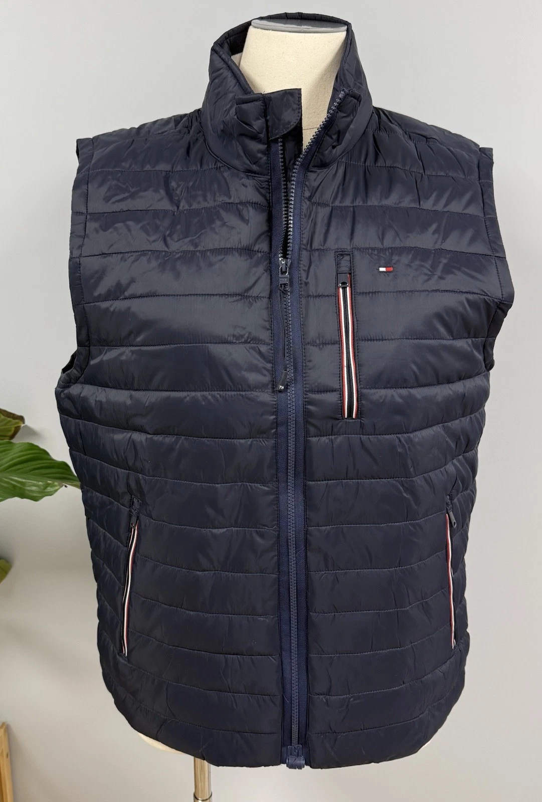 NWT Tommy Hilfiger Quilted Vest Mens XL Navy Blue Primaloft Vegan Down Packable