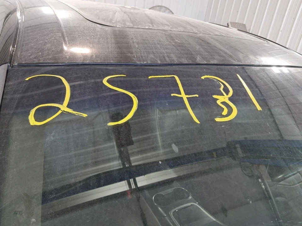 2016 Lincoln MKX Washer Reservoir 2.70L OEM Used 114K Miles C25731 - Image 3 of 4