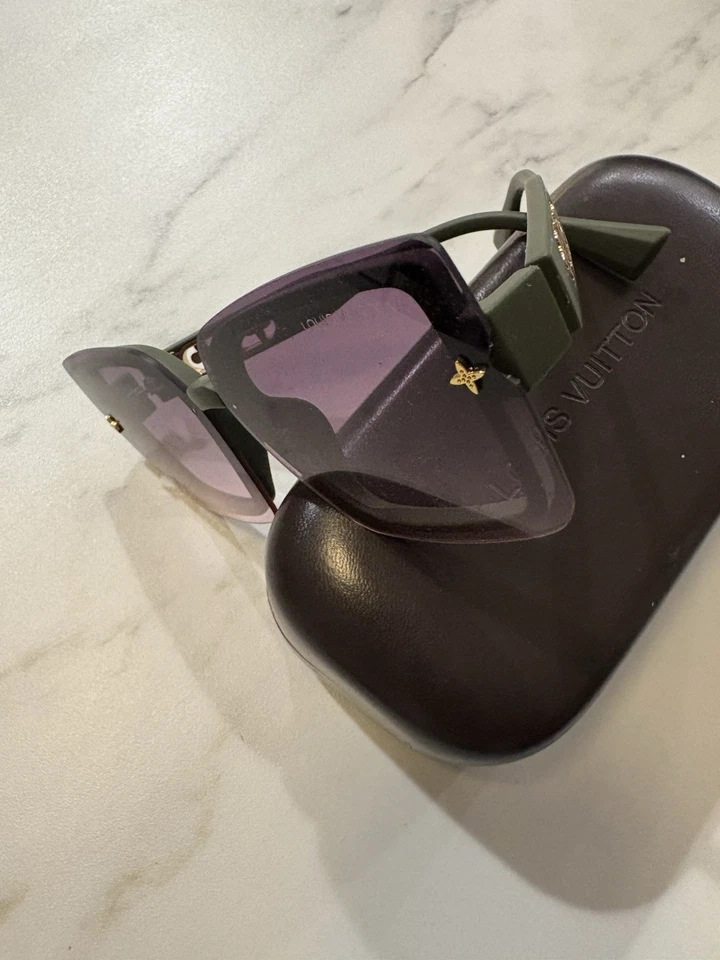 Women’s Louis Vuitton Shade, Olive Frame With Pink Tint. - Image 3 of 4