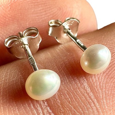 Süßwasserperlen Ohrstecker 4 mm winzig 925 Sterling Silber minimalistische Ohrstecker