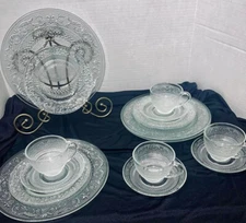 16 pieces RECOLLECTION  DINNERWARE SET  INDIANA GLASS~ Clear~New 4 place setting
