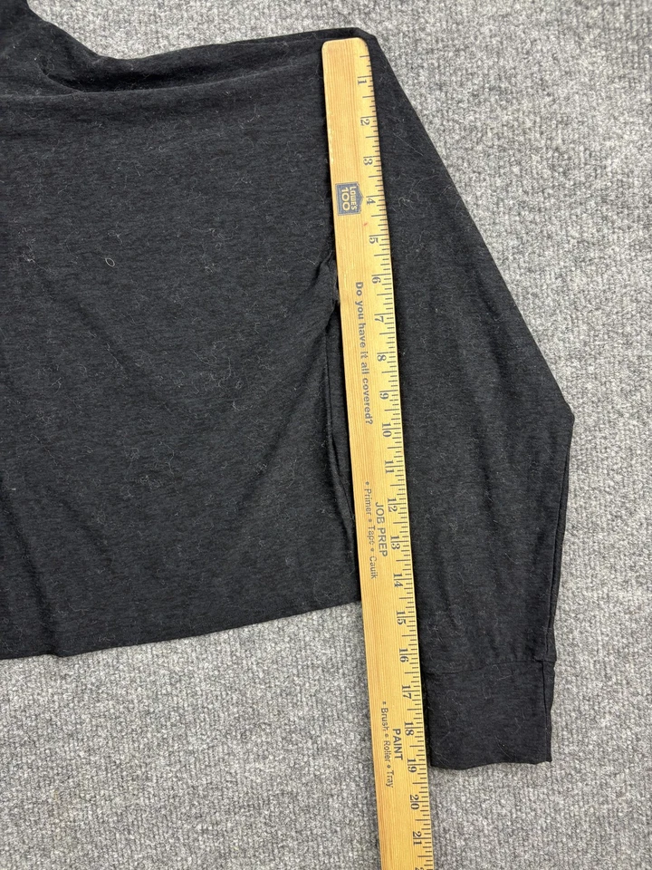 Camisa Beyond Yoga Mujer Pequeña Negra Ligera Con Capucha Recortada Espalda Abierta Top Foto 3 de 4