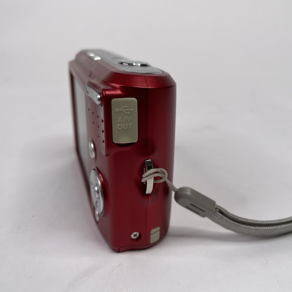 Nikon COOLPIX L18 8.0MP Digital Camera 3x Zoom RED & 4GB SD Card