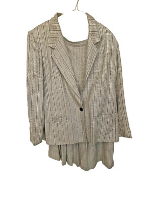 Atrium Collection Junior Gray Plaid Blazer and Pleated Skirt Set