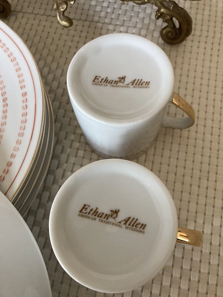 Ethan Allen American Traditional Interiors American Red Eagle trece estrellas 19 Foto 4 de 4