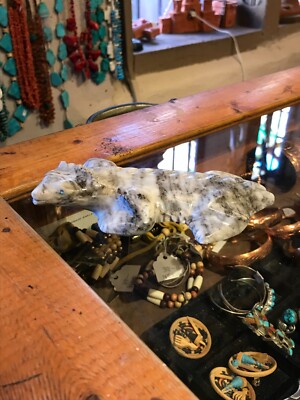 Zuni Fetish Alligator Gecko Lizard Brian White Grey Carving Signed CR 2023 d36