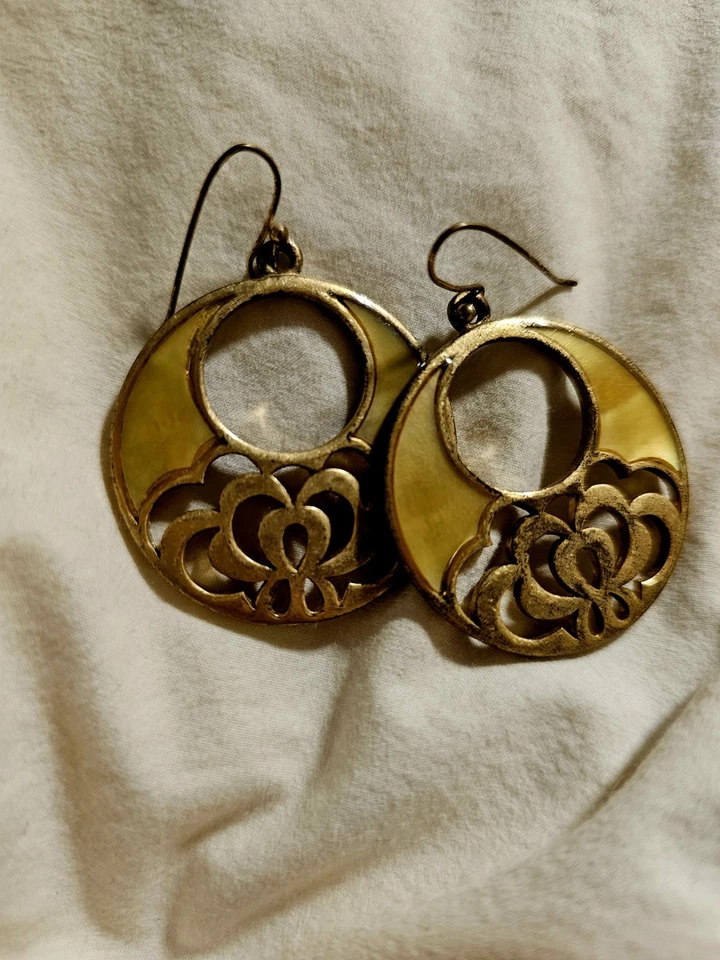Beautiful Gold Tone Lia Sophia Enamel Earrings - Image 4 of 4
