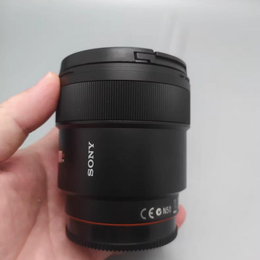 Sony Distagon T 24mm f/2 ZA SSM Prime Lens - 90% New, Full-Frame