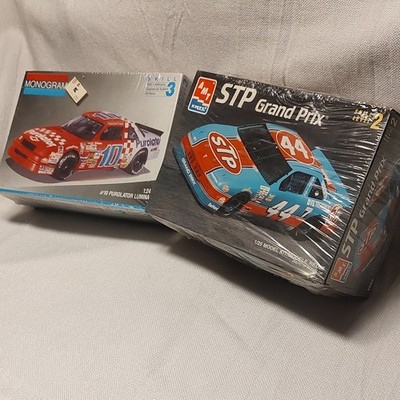 Monogram & AMT Ertl #10 Lumina 1:24, STP Grand Prix 1:25 NASCAR Model Kits Lot