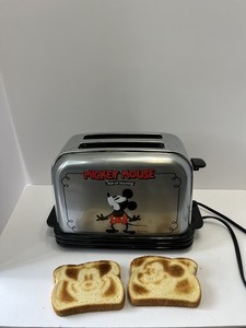 RARE Sanyo Disney Mickey Mouse Pop Up Toaster 2 Slice Silver Black