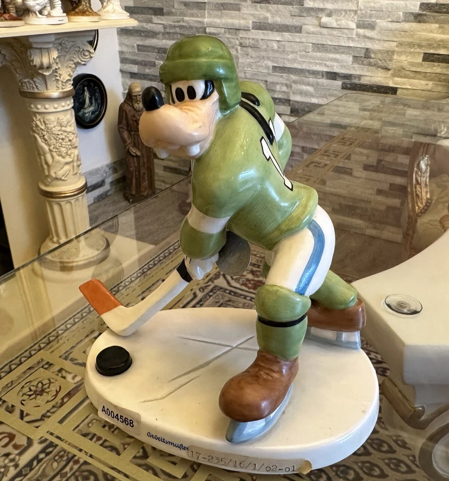 Goebel Disney Sehr Seltene Arbeitsmuster Figur Goofy Hockeyspieler aus Archiv - Bild 4 von 4