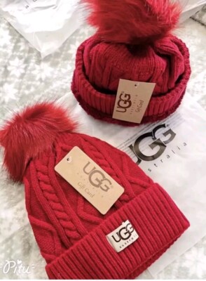 Ugg Knit Winter undeeline fleece beanie Red Os