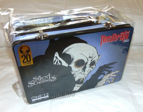 Mezco One 12 Nosferatu Silent Screamers Figure Set - Tshirt Size 2xl