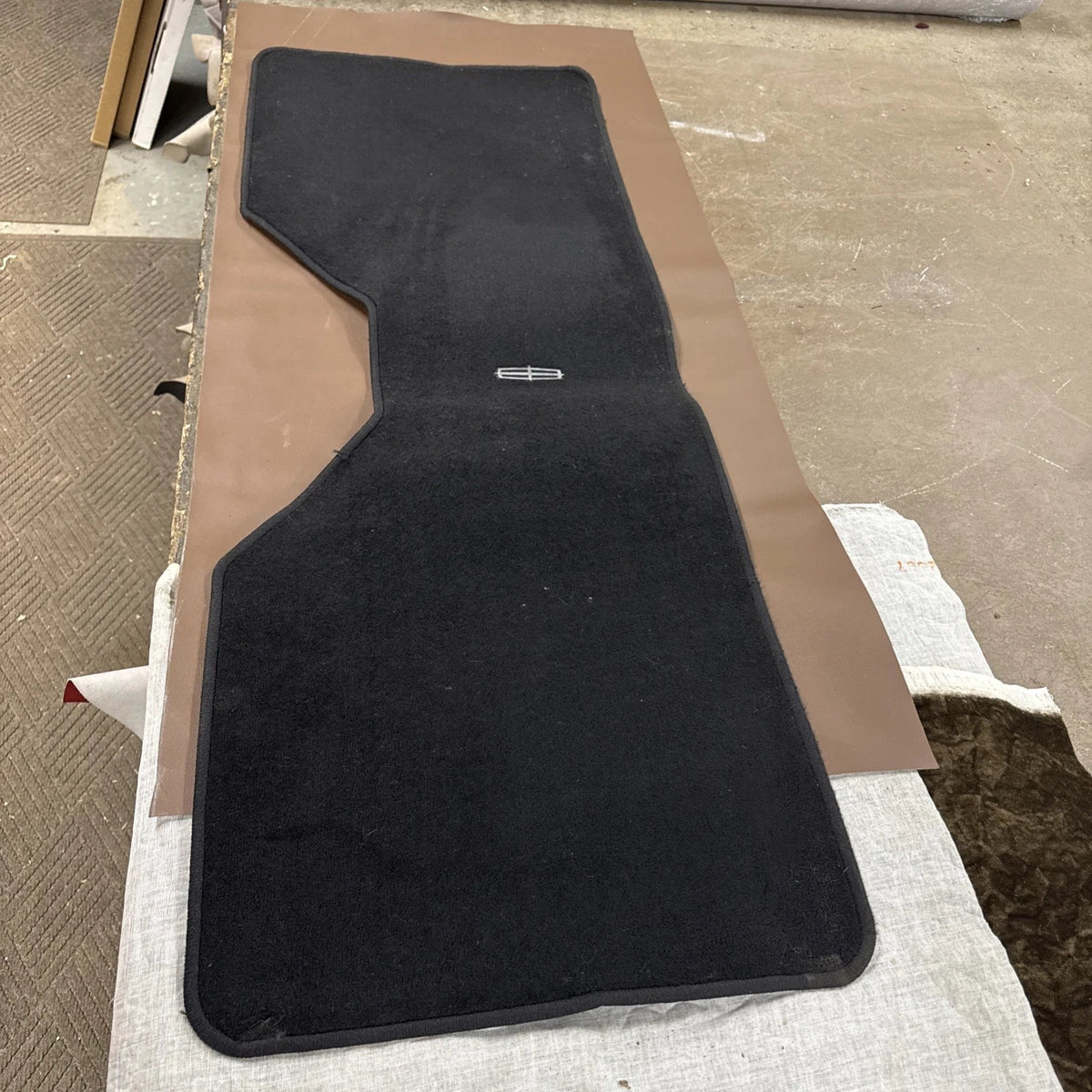 Genuine OEM Floor Mats, Carpets & Cargo Liners for Lincoln Town