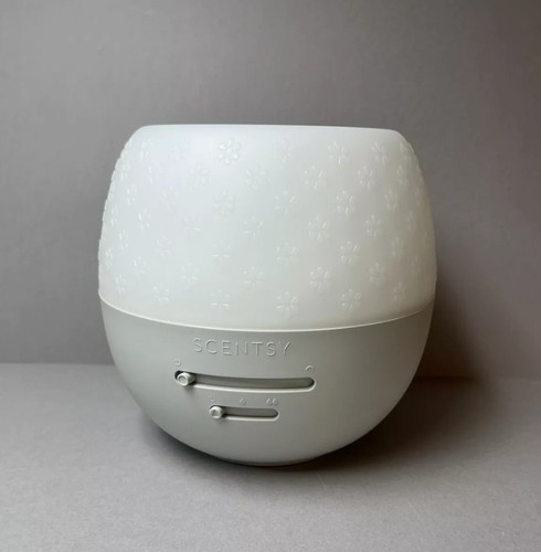 Scentsy Fleur Gray Deluxe Diffuser - Picture 2 of 8