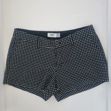 Old Navy Women's khaki/chino shorts size 4 petite