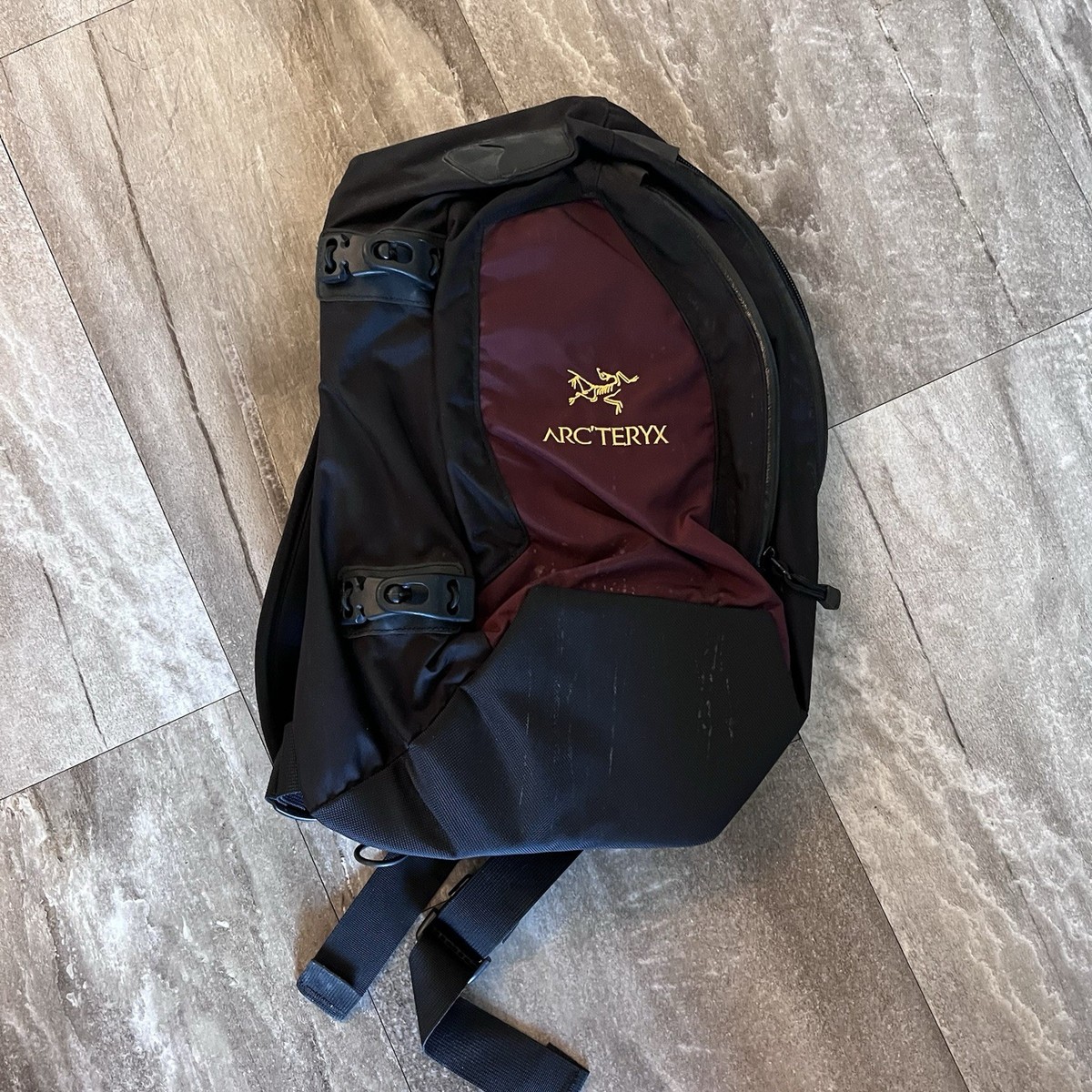 Arc'teryx OG Quiver Sling Bag Red Utility Gorpcore Technical