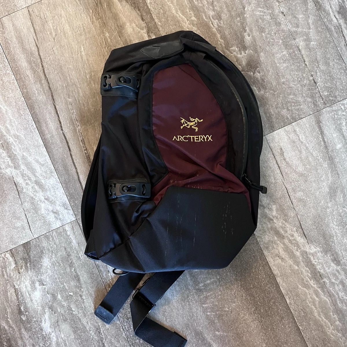 Arc'teryx OG Quiver Sling Bag Red Utility Gorpcore Technical