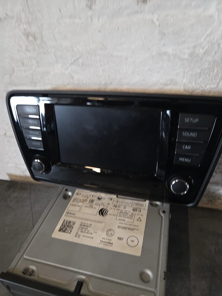 Skoda Octavia 2014 On Sat Nav Head Unit SD Multimedia Unit 5E0919605H 5Q0035842B - Image 3 of 4