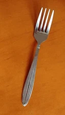 REED & BARTON JUBILEE STAINLESS STEEL 7-5/8" DINNER FORK
