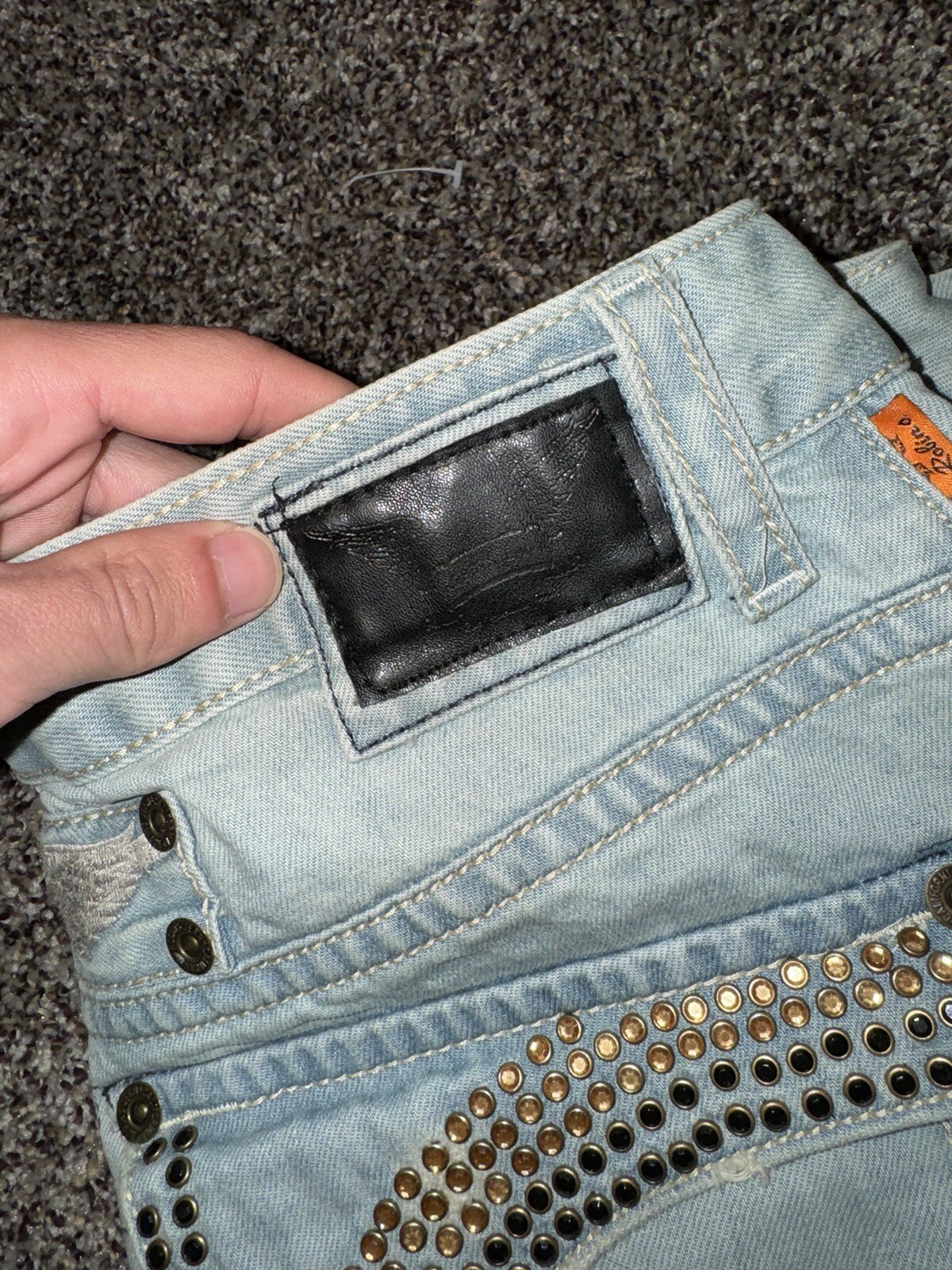 Light Wash Distressed Robin Jeans Black & Gold Studded Long Pocket Jeans Size 34