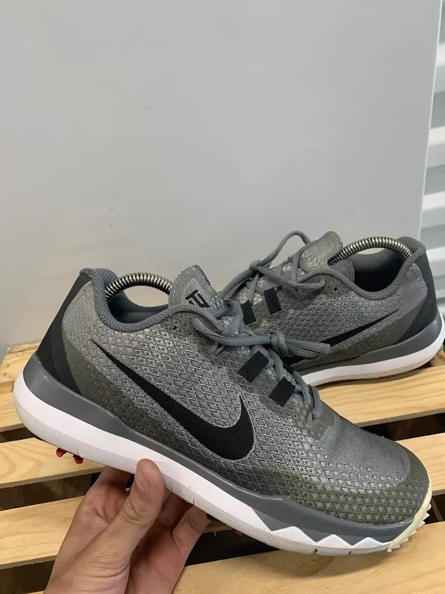 Tiger store woods cleats