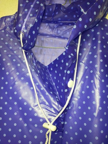 Blue PVC vinyl sleeveless raincape hooded poncho rainwear translucent dots - Picture 7 of 17