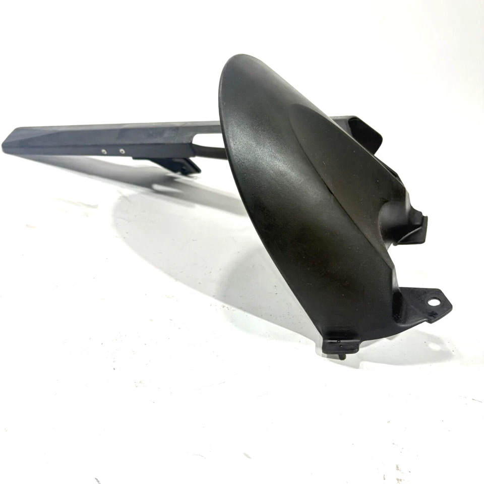 Suzuki Inazuma GW250 2013 a 2018, protector de cadena de guardabarros interior, P/N 61310-48H01 Foto 4 de 4