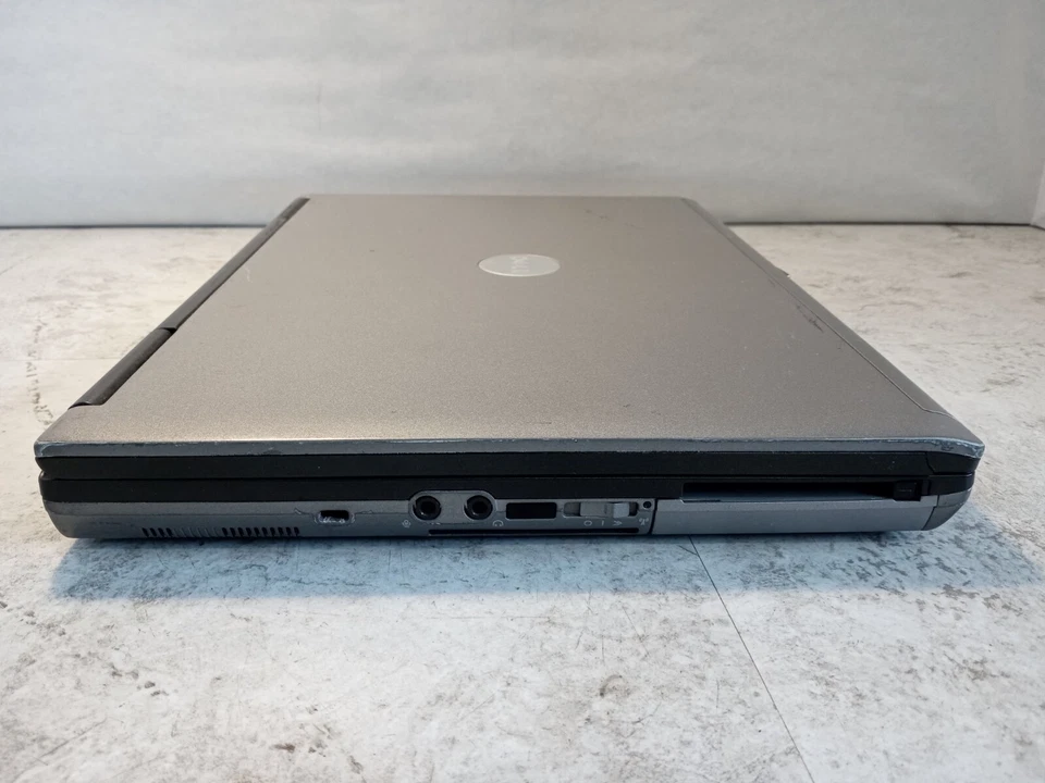 Dell Latitude 14" Vintage Laptop Intel CPU 2GB RAM 80GB HDD Windows XP WiFi -RR - Image 3 of 4