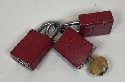 Master Series 6835 Padlocks With One Key Lot Of 3 All Keyed The Same
