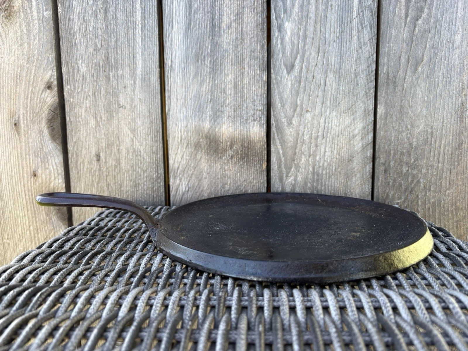 Vintage Wagner Ware Sidney -O- Cast Iron Round Griddle Skillet 1109 D 10" 1109D