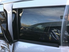 Suzuki Swift NZ Türscheibe hinten links Fondtür Scheibe Colorglas Seitenscheibe Suzuki Swift NZ Türscheibe hinten links Fondtür Scheibe Colorglas Seitenscheibe