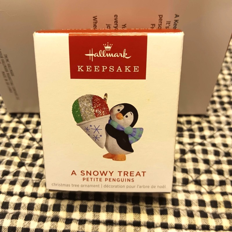 HALLMARK A SNOWY TREAT #7 PETITE PENGUINS 2022 MINIATURE CHRISTMAS ORNAMENTS