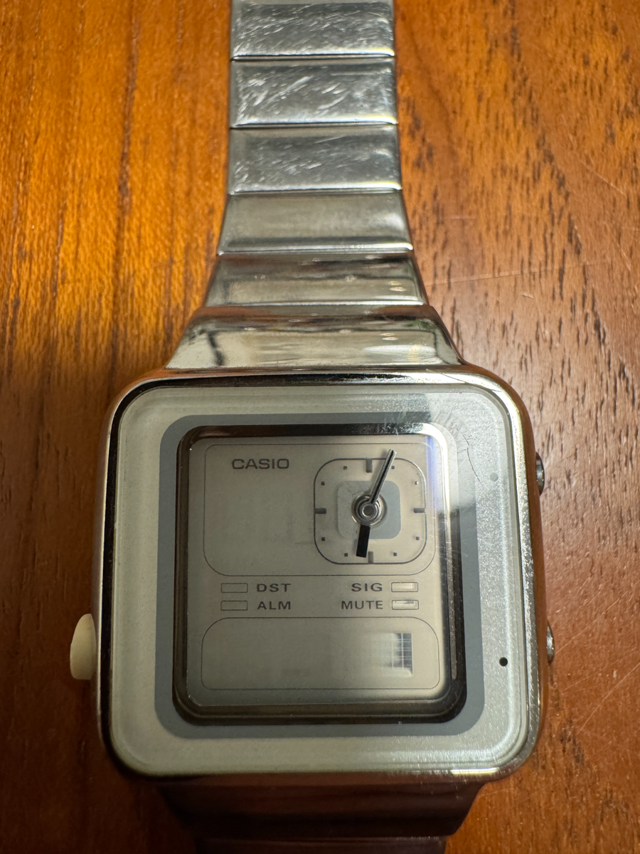 Casio Futurist LAQ-2000D Ana Digi Vintage Watch Y2K Extreme
