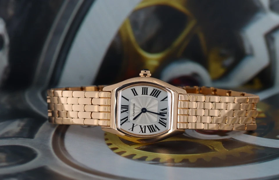 Cartier Tortue pequeño, esfera plateada - oro rosa de 18 quilates en pulsera, W1556364 Foto 3 de 4