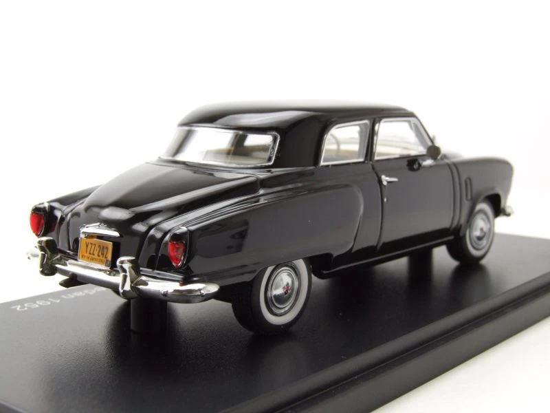 Studebaker Champion Custom Berlina 2 Porte 1952 Nera Modellino 1:43 Neo Scale - Immagine 2 di 4