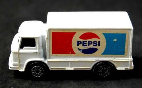 Corgi Juniors FORD TRANSIT IVECO LAND ROVER LEYLAND TERRIER RENAULT Mix Lot Vans - Picture 95 of 171