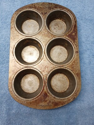 Vintage Gourmetware 6 Cup Muffin  Pan / cupcake pan