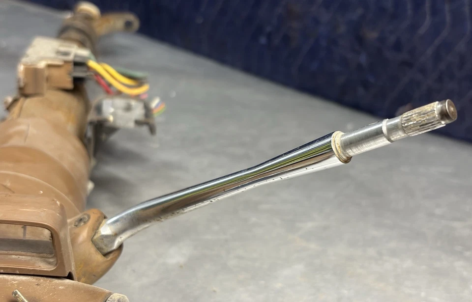 1978 AMC Concord Non-Tilt A/T Steering Column W/Key W/Shift Dial on Column - Image 4 of 4