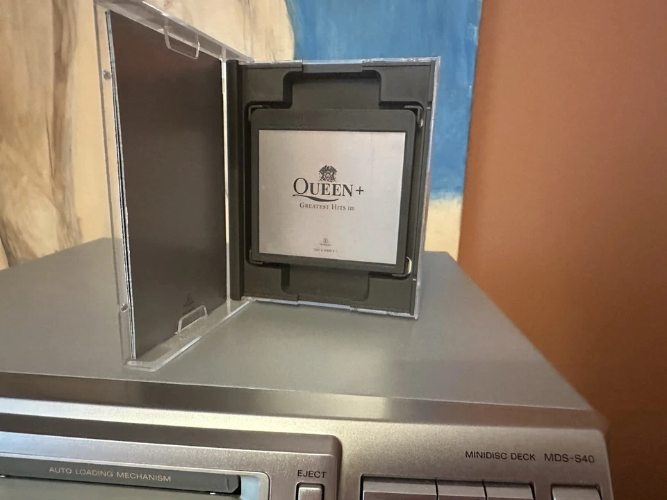MiniDisc: Queen – Greatest Hits III MiniDisc Boxed Album vgc - very rare -Tested - Bild 2 von 4