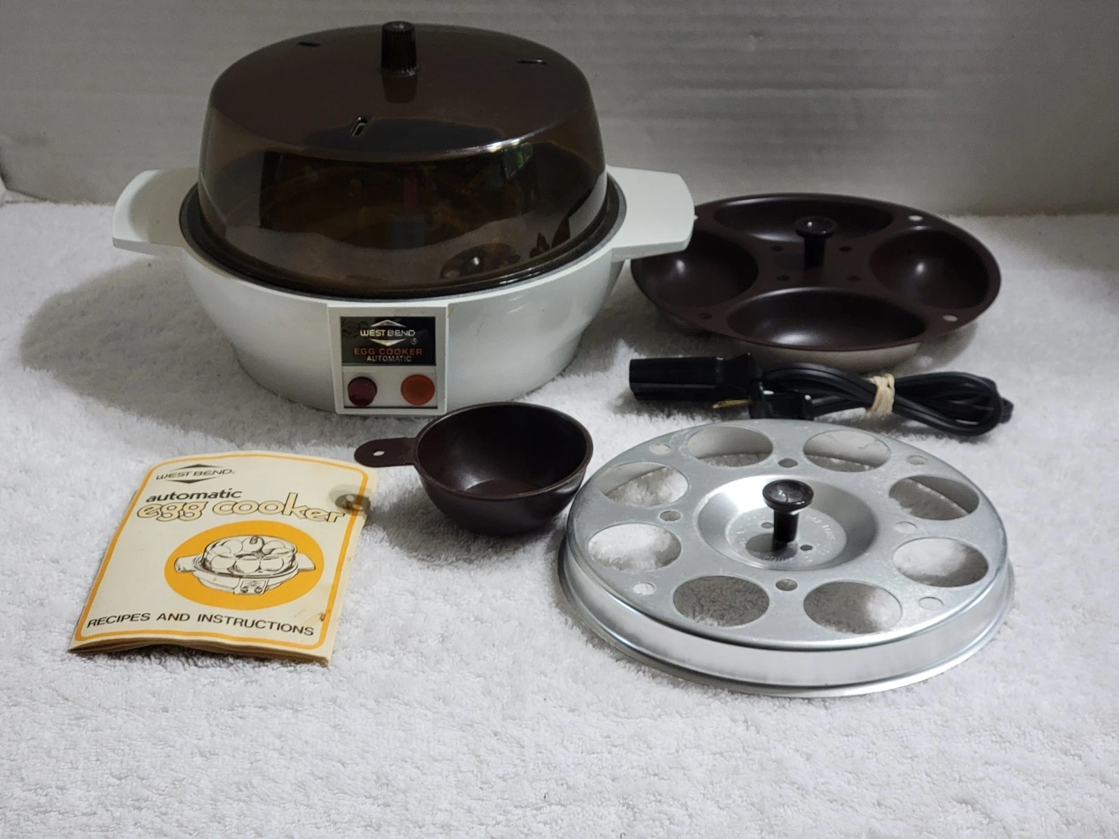 Vintage West Bend Automatic Egg Cooker Hard Boiled Poached #5820 USA Made EUC