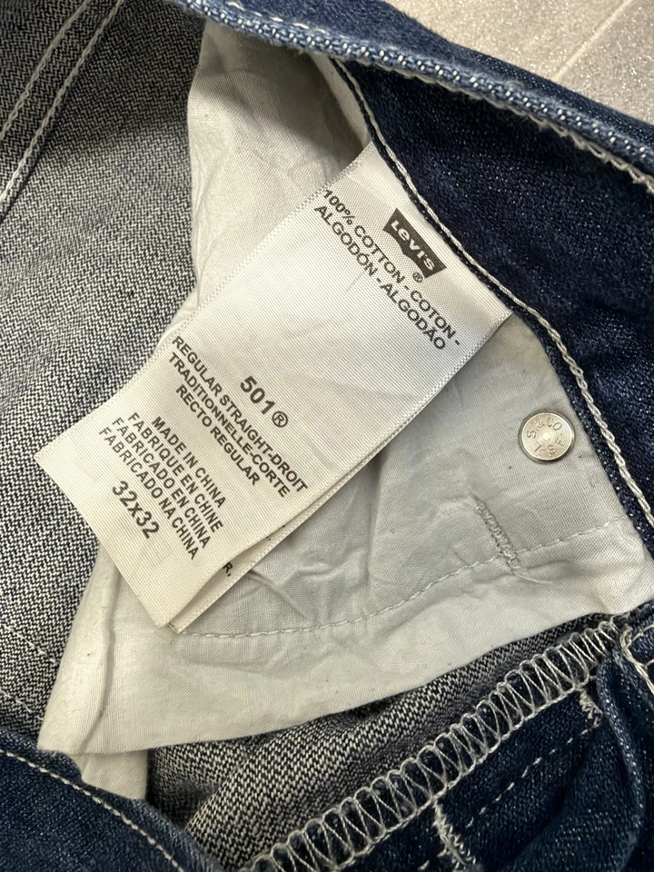 Mens Levi's 505 Distressed Fair Straight Leg Blue Denim Jeans W32 L30, photo 4 of 5