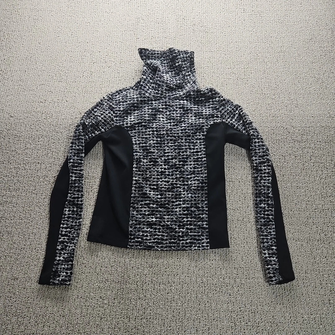 Nike Pro Hyperwarm Womens Medium Long Sleeve Black Turtleneck Pullover Shirt Top